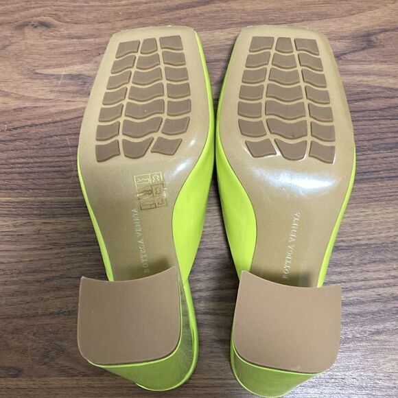 Bottega Veneta Tower Kiwi Patent Leather Pump with Square Toes. - Picture 5 of 7